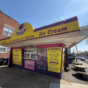 fajjis-ice-cream-store-2